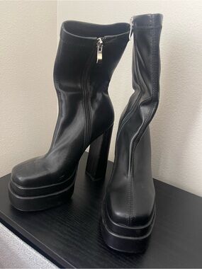 Women's Black Platform High-Heel Ankle Boots with Side Zip